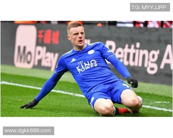 不会踢球却成为足球明星的传奇人物是谁呢